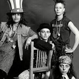 4 Non Blondes - What's Up (Official Music Video) 