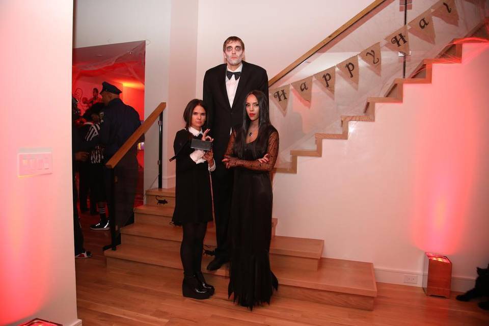 Dirk Nowitzki Halloween Costume 2015 - Lurch Addams Family
