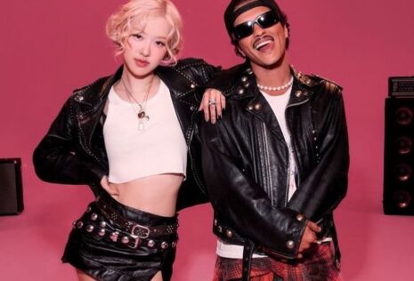 Rose and bruno mars couple costume